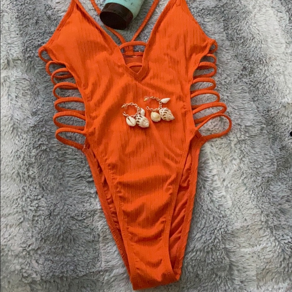One piece swimsuit